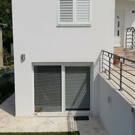 Apartament By The River *